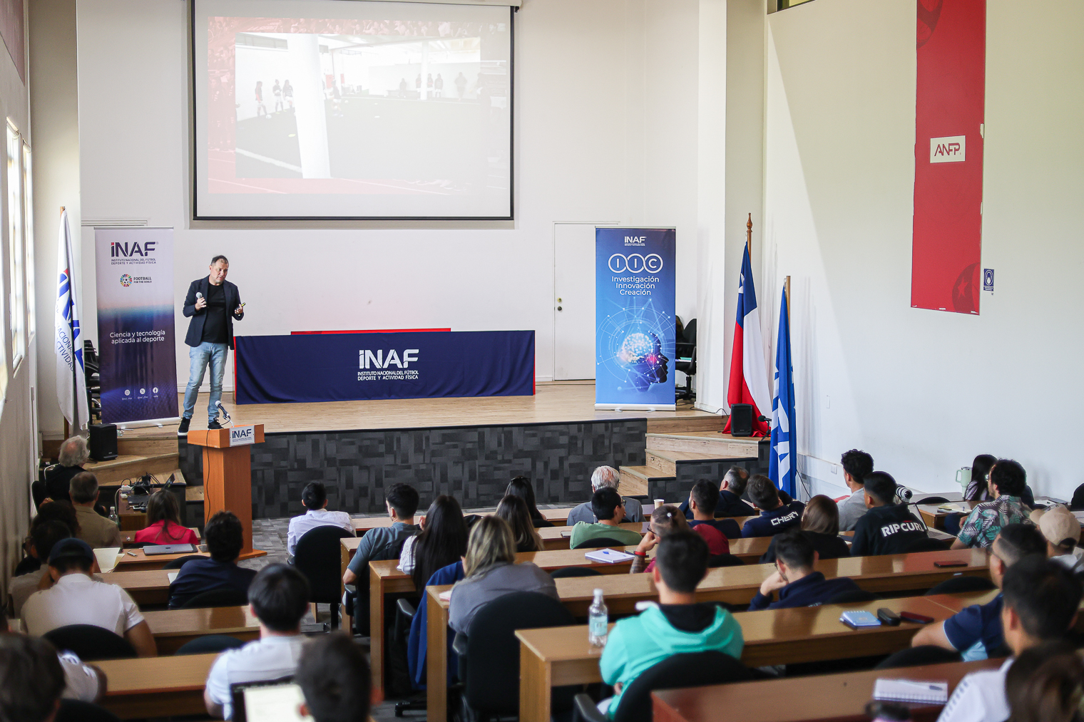 Compromiso con el Bienestar Humano: Exitoso Seminario de Psicología Aplicada al Fútbol